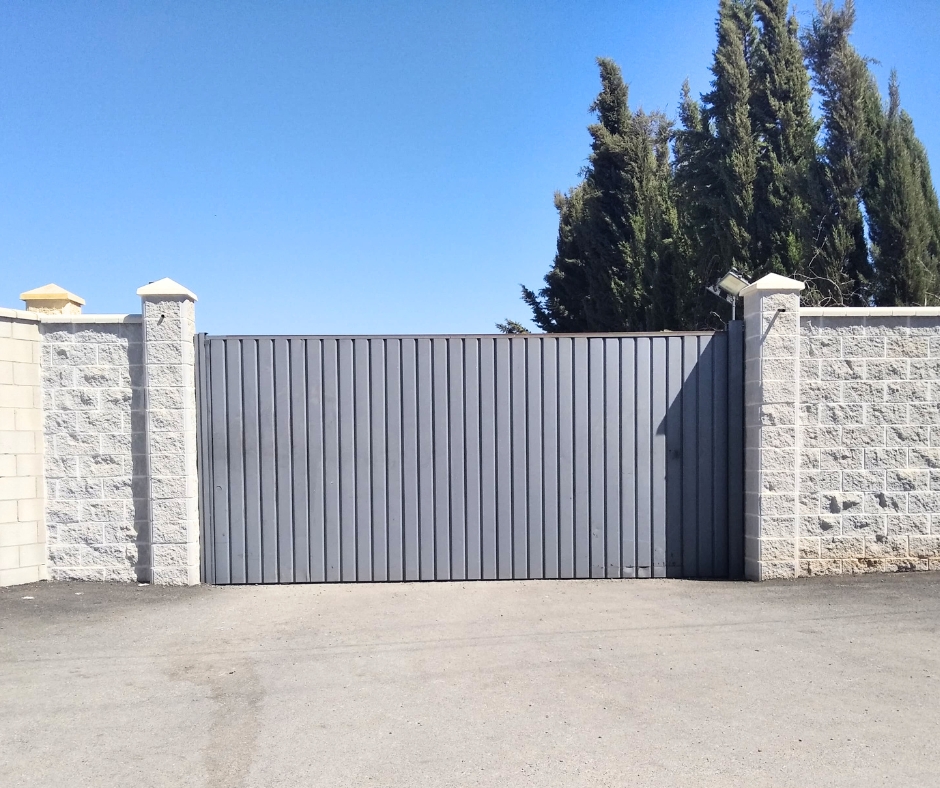 puerta corredera de chapa elevan